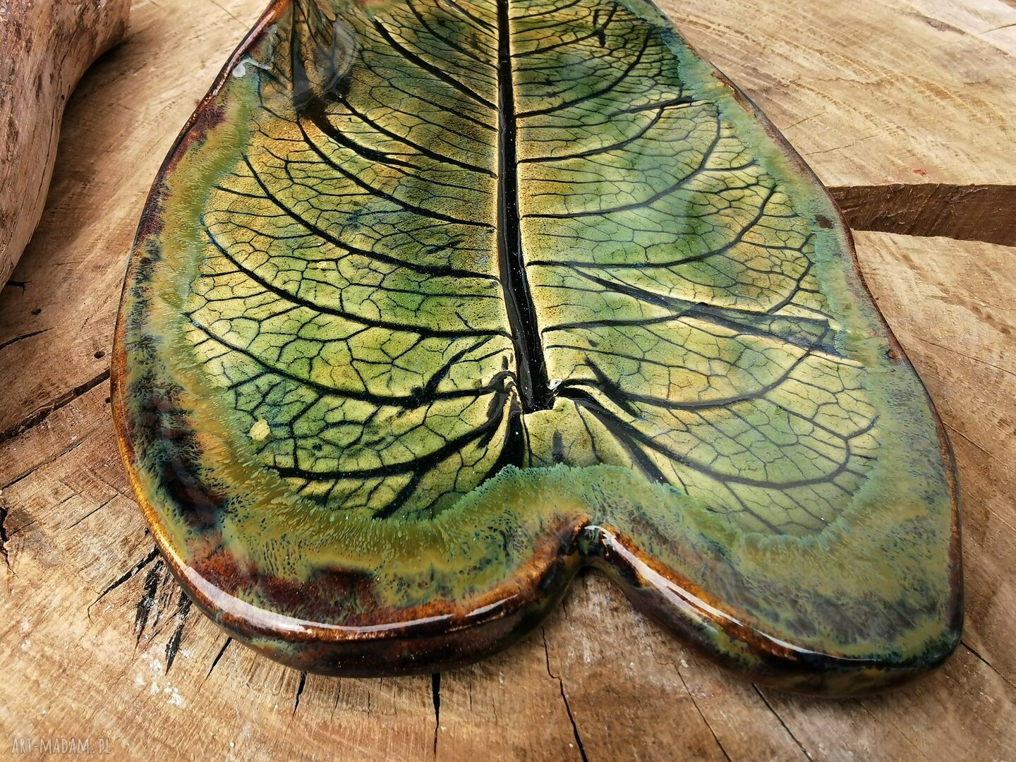 Ceramiczny talerz-patera w kształcie liścia do sushi (c231)