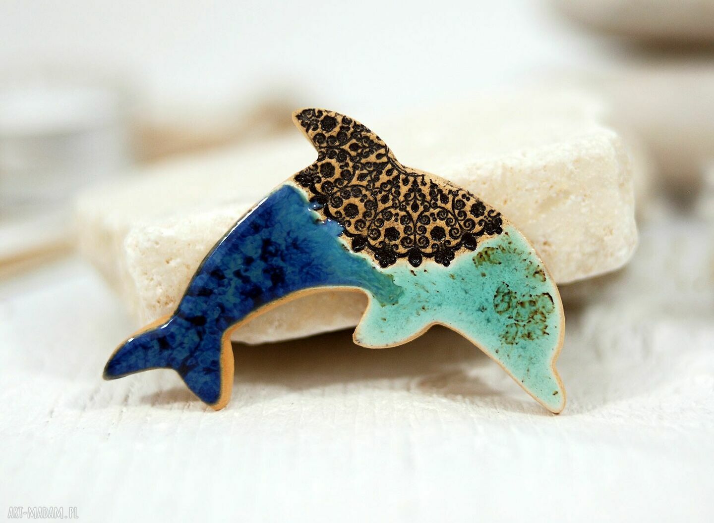 Ceramiczny delfin - magnes na lodówkę ze zwierzętami morskimi