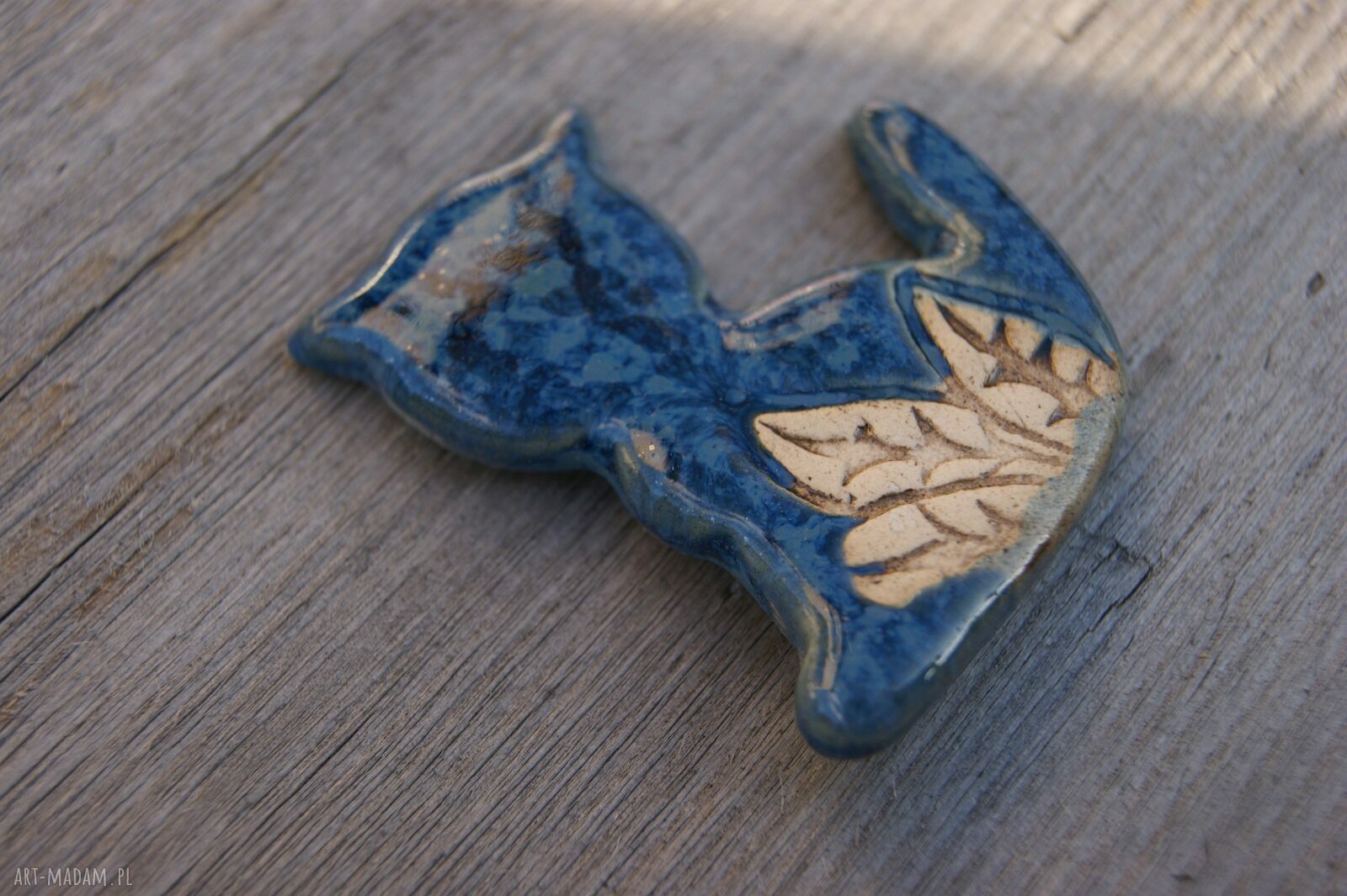 Ceramiczny magnes na lodówkę - kot niebieski