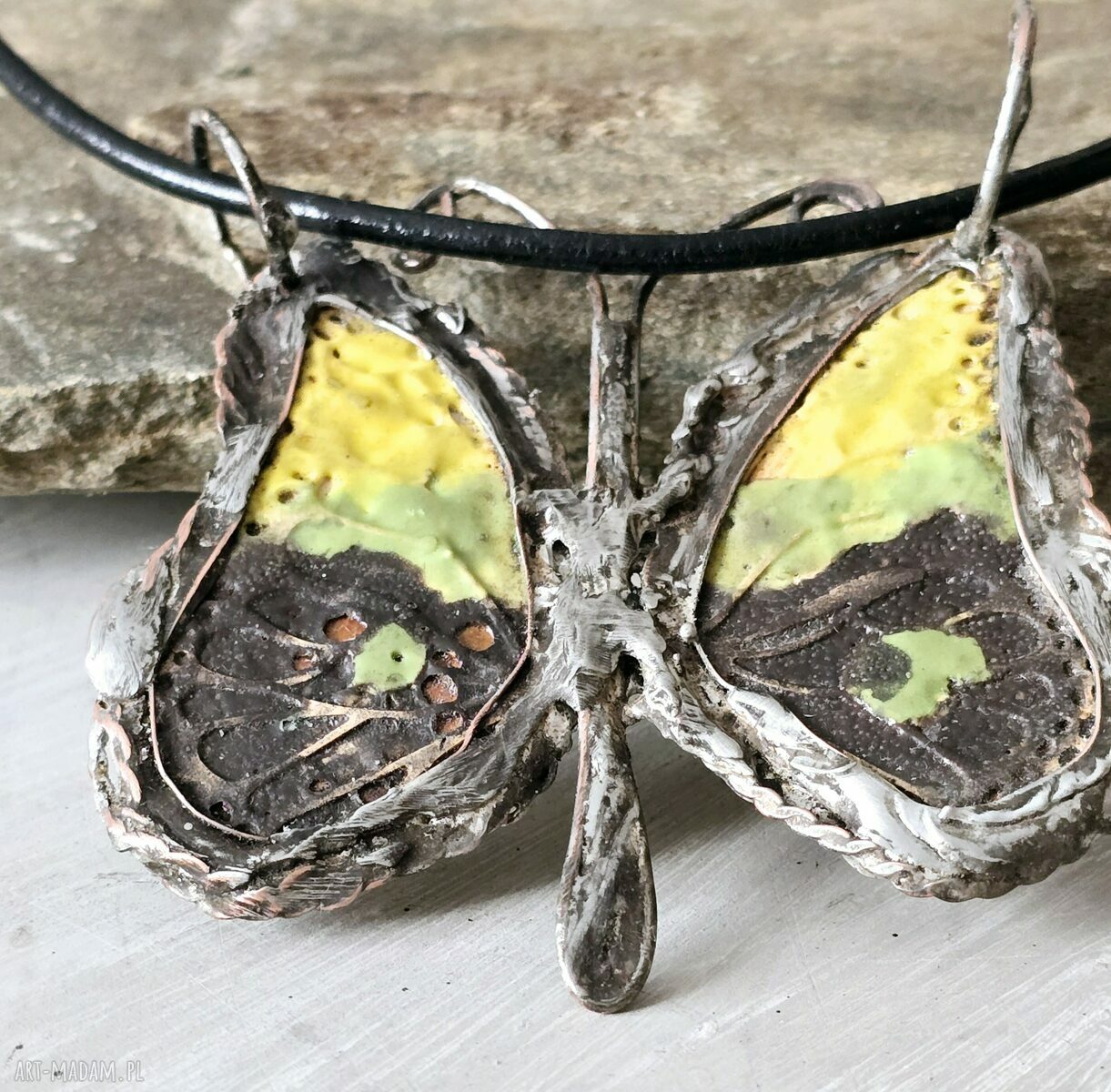 Ceramiczny motyl Tiffany - ręcznie robiony wisior z gliny