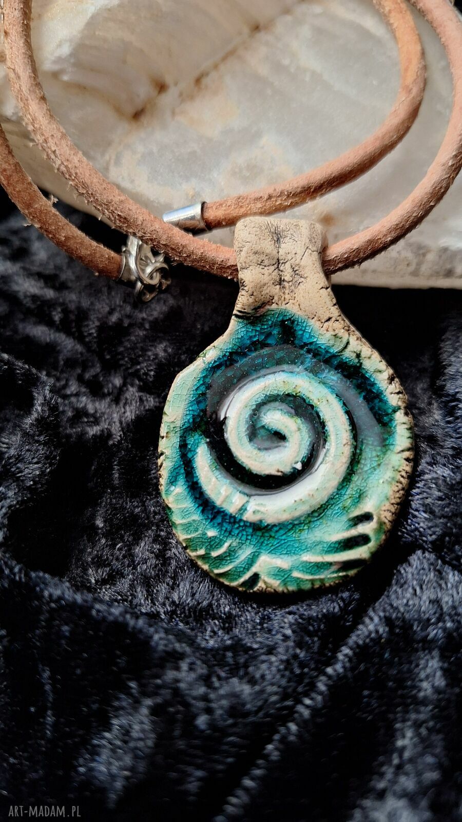 Ceramiczny naszyjnik amulet - Spirala Prawoskrętna Rozwój i Energia na rzemieniu