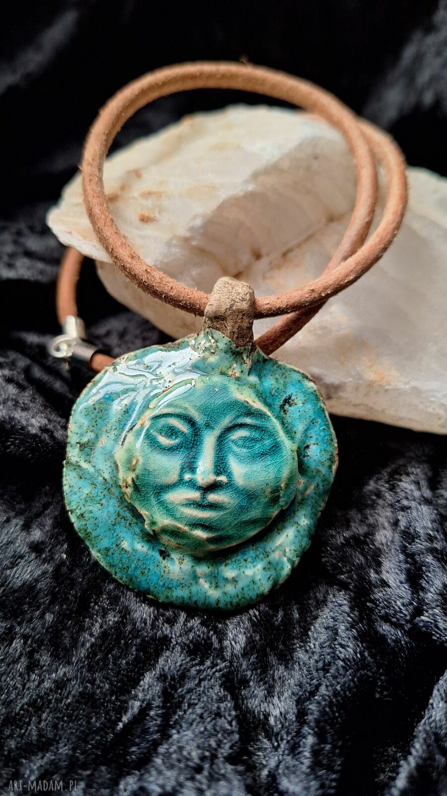 Ceramiczny naszyjnik amulet Twarz Księżyca - intuicja i spokój na rzemieniu