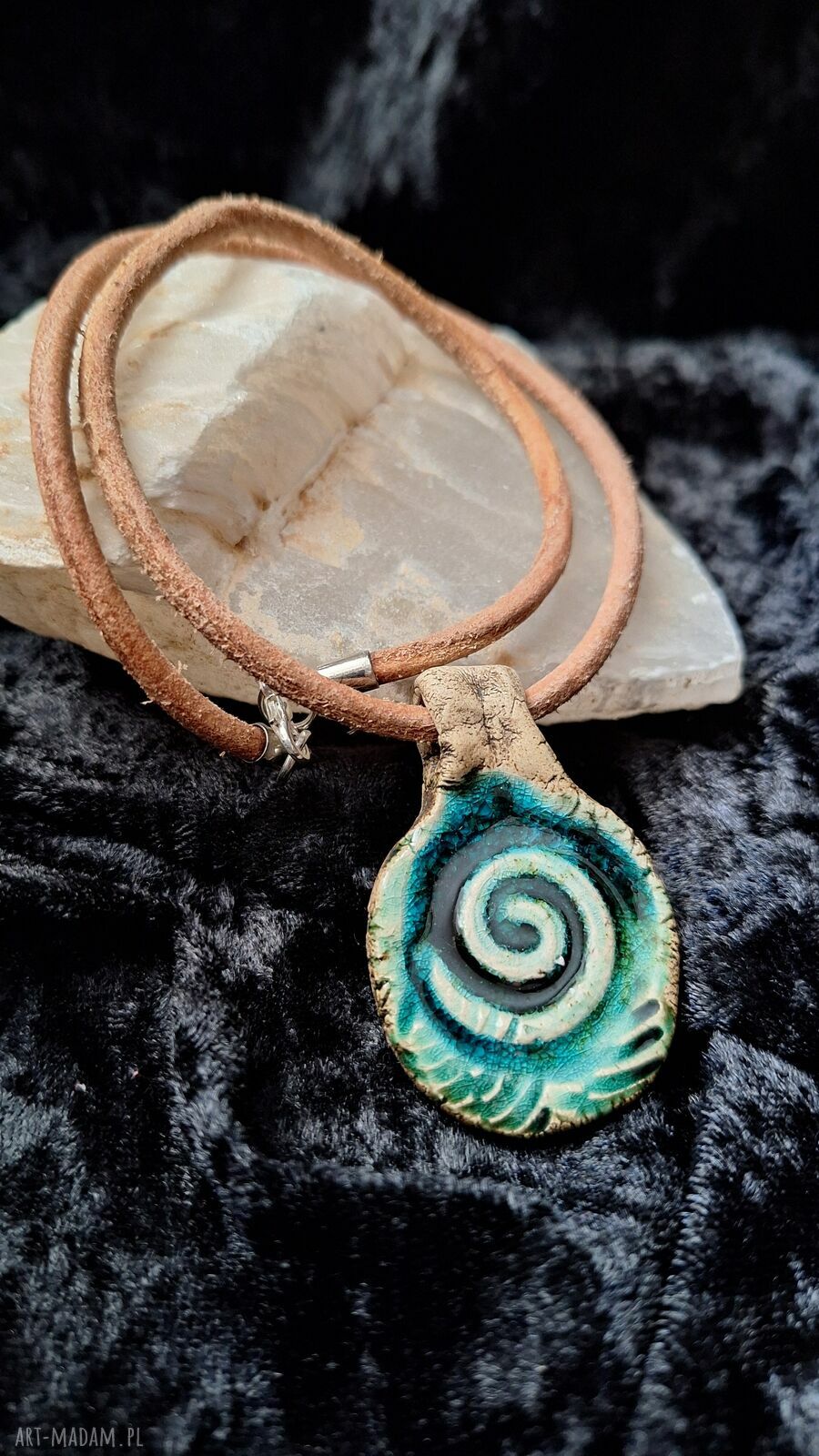 Ceramiczny naszyjnik amulet - Spirala Prawoskrętna Rozwój i Energia na rzemieniu