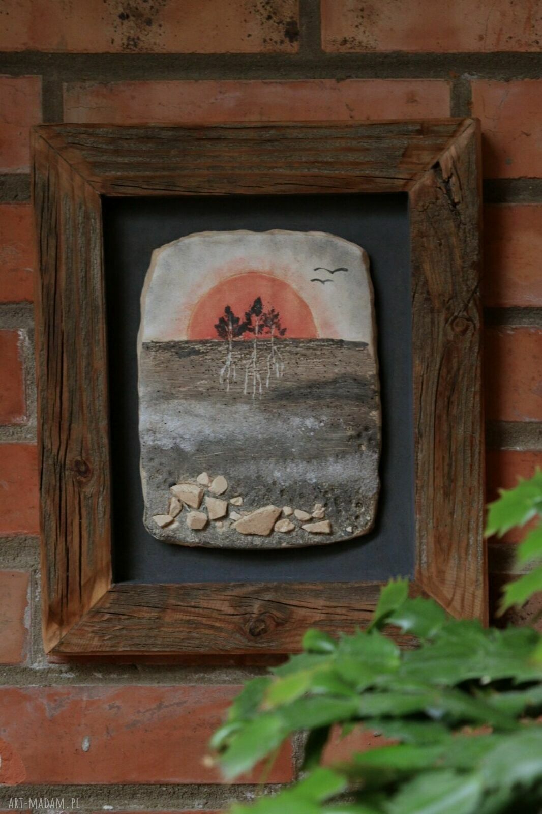 Ceramiczny obraz w ramie - zachód słońca z angobów i szkliwa strukturalnego