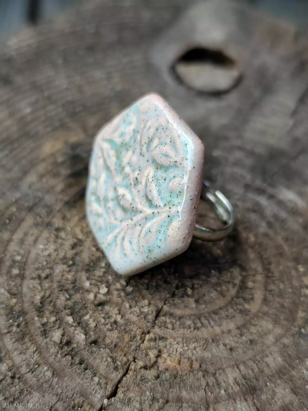 Ręcznie wykonany pierścionek ceramiczny 18