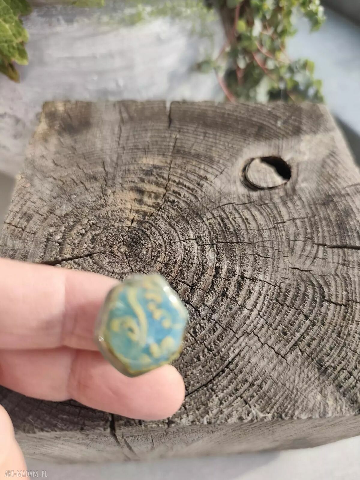 Pierścionek ceramiczny na regulowanej obrączce