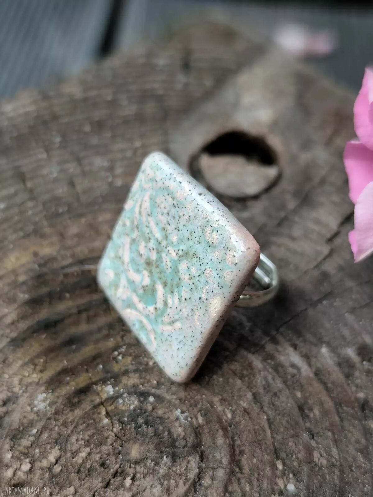 Pierścionek ceramiczny 34 - ręcznie wykonany i regulowany