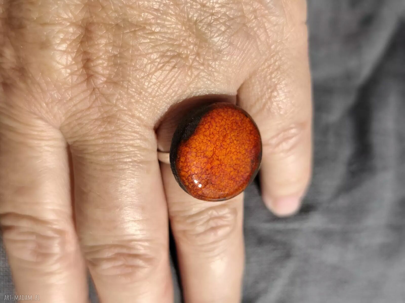 Pomarańczowy pierścionek ceramiczny handmade - regulowany rozmiar