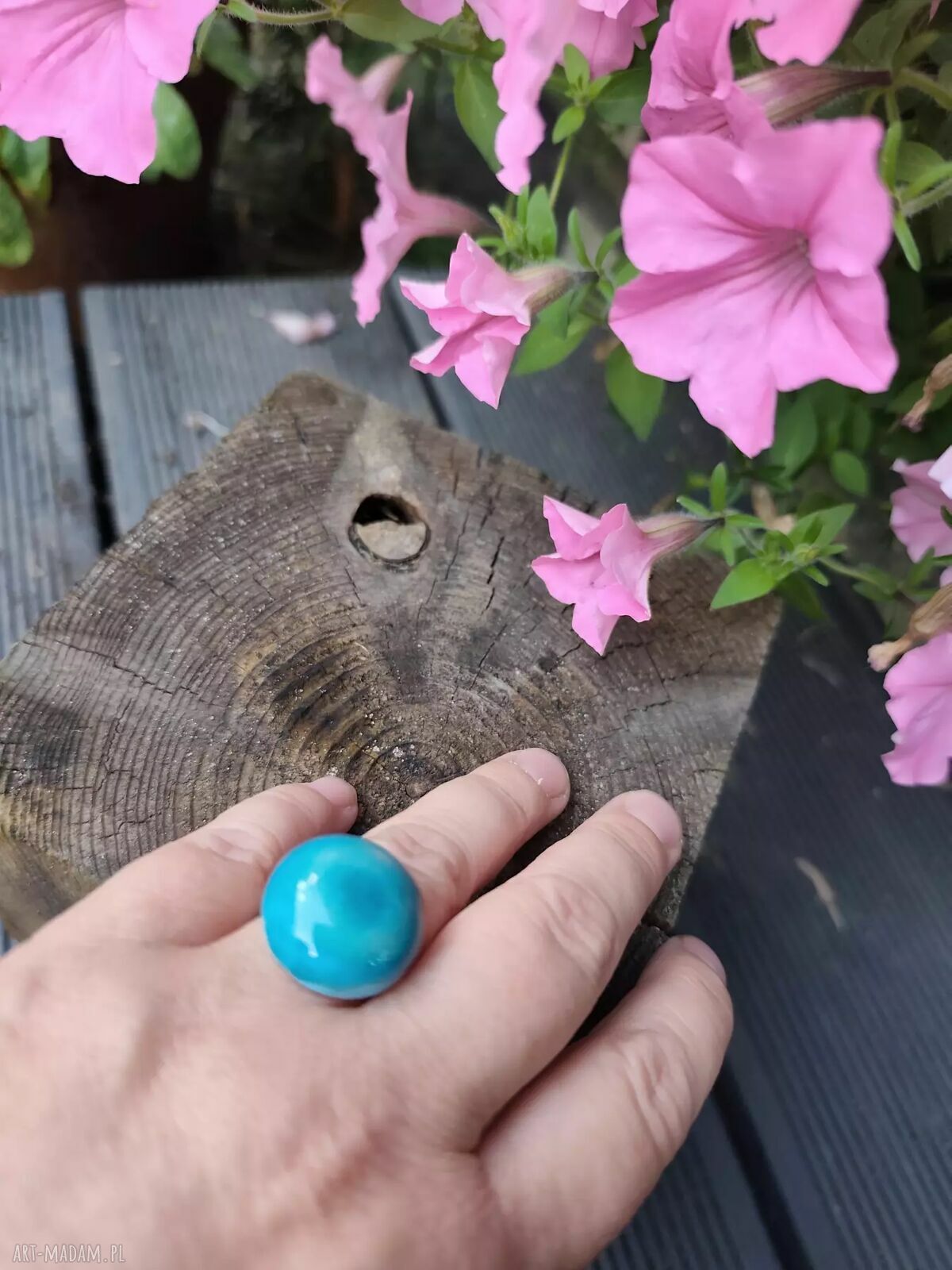 Turkusowy pierścionek ceramiczny handmade z regulowaną obrączką