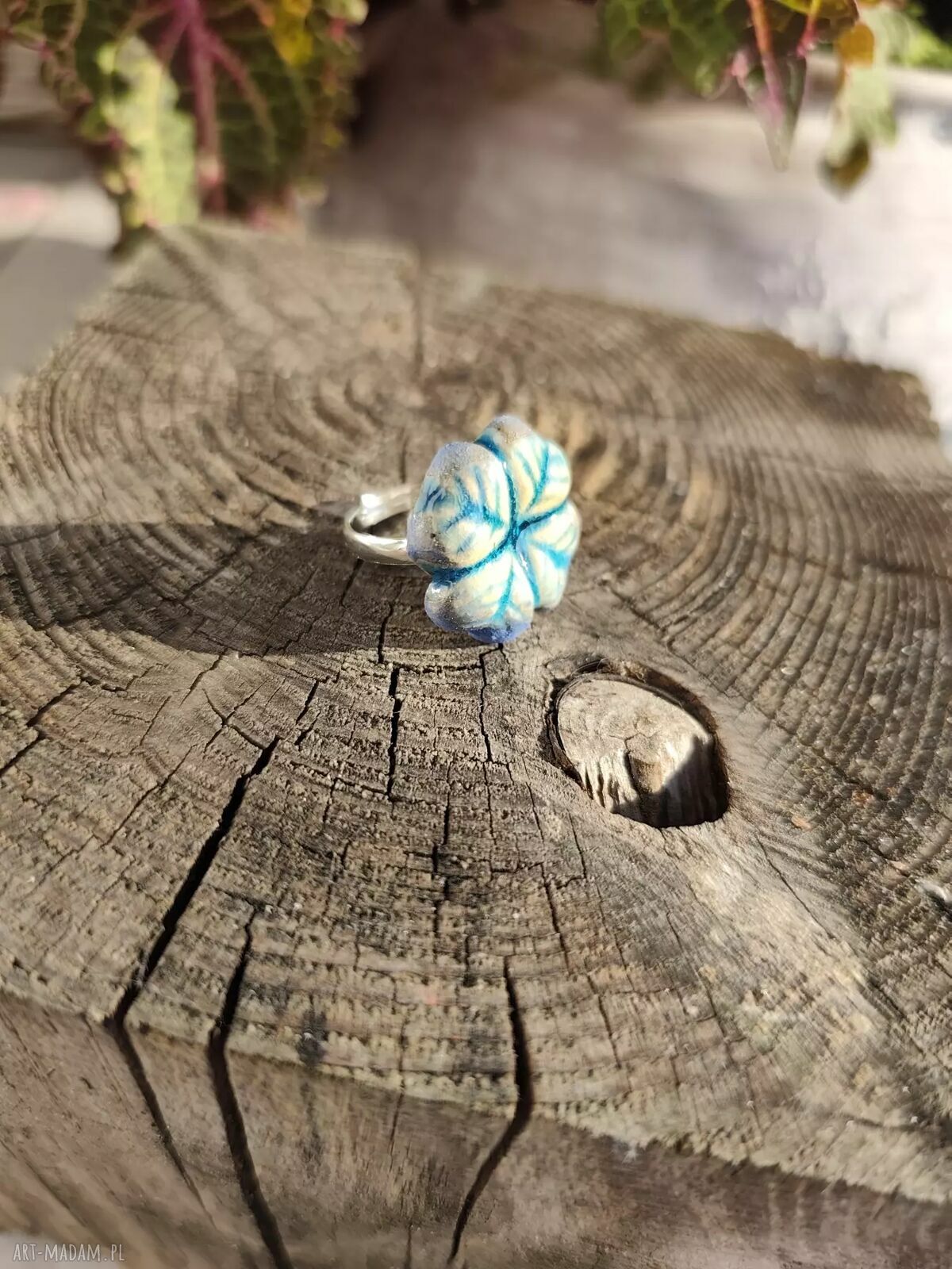 Turkusowy pierścionek ceramiczny na stali nierdzewnej