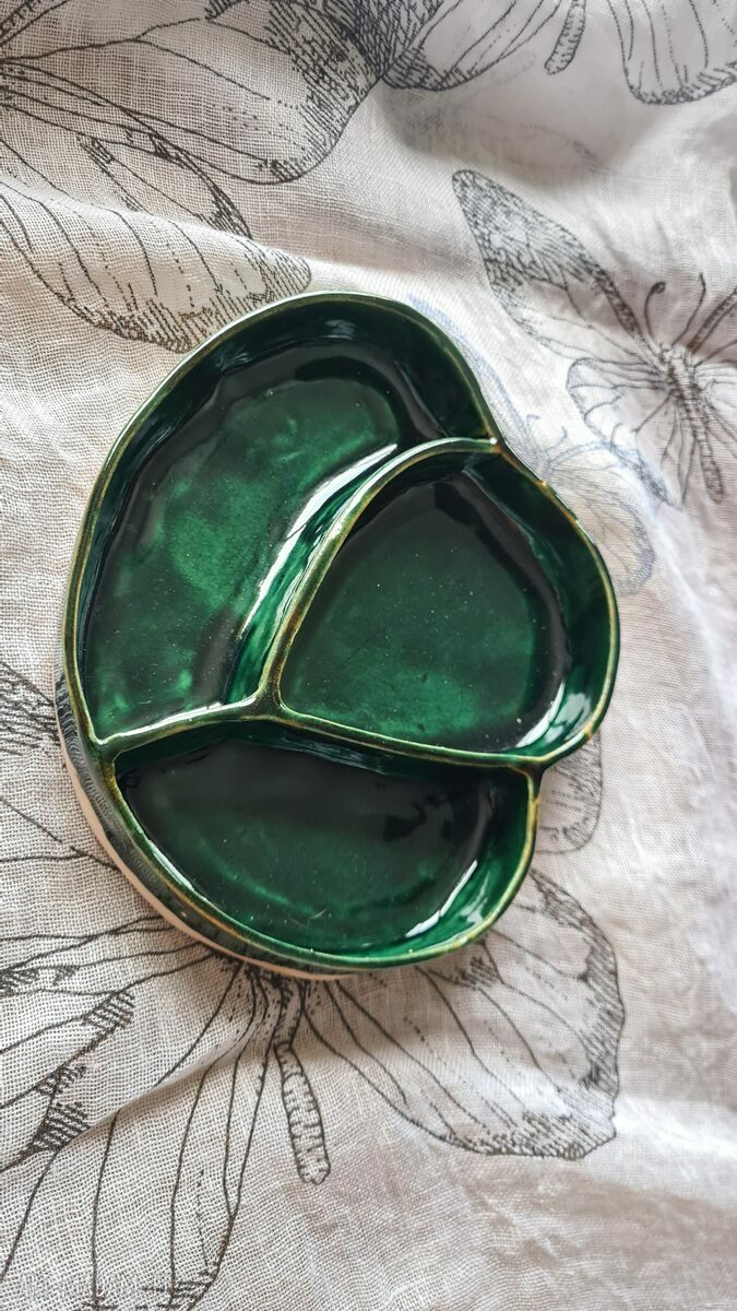 Ceramiczny pojemnik na biżuterię - prezent, który porządkuje i zdobi