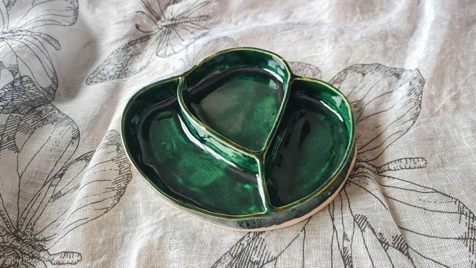 Ceramiczny pojemnik na biżuterię - prezent, który porządkuje i zdobi