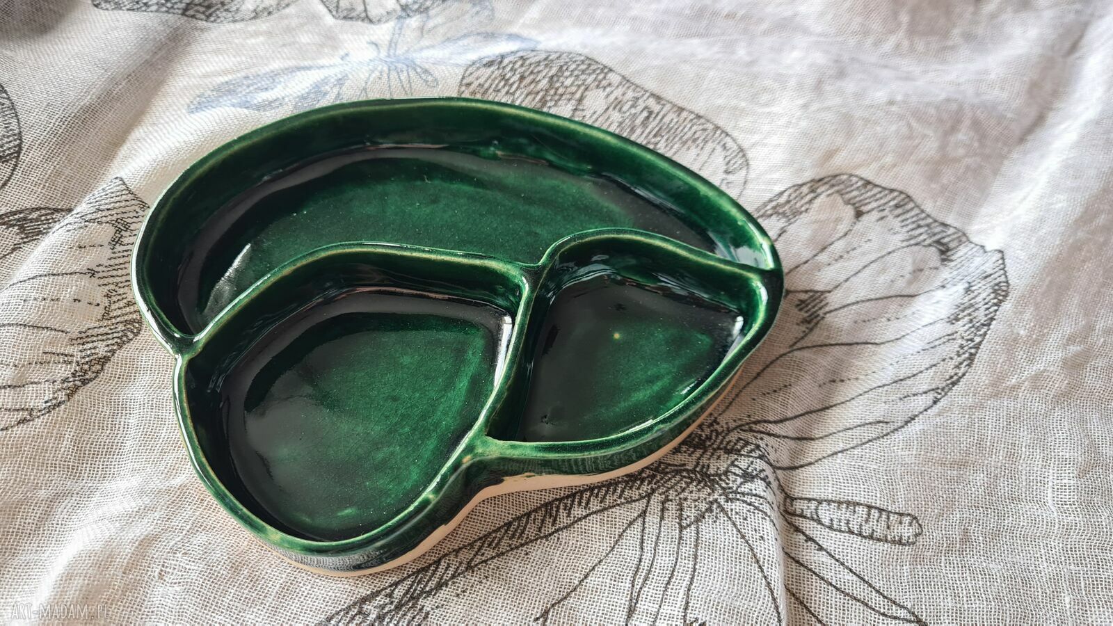 Ceramiczny pojemnik na biżuterię - prezent, który porządkuje i zdobi