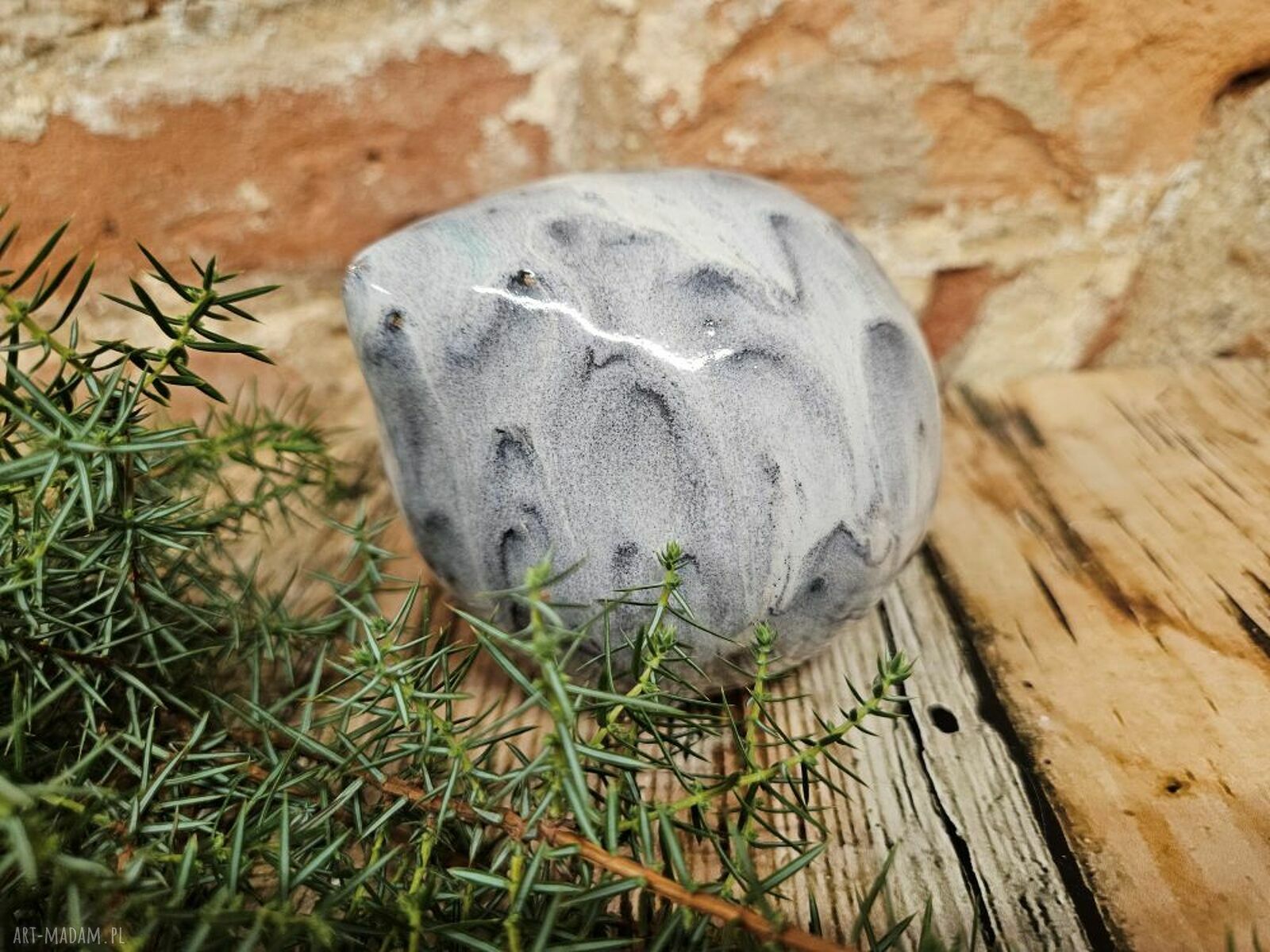 Ceramiczny ptaszek - ręcznie malowana dekoracja świąteczna w bieli i niebieskim