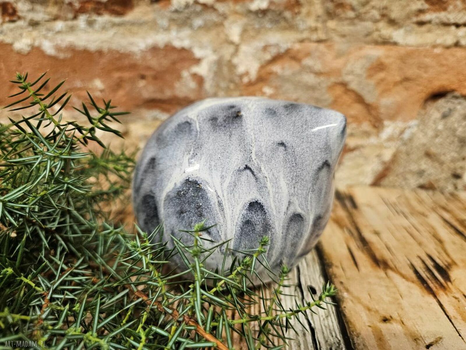 Ceramiczny ptaszek - ręcznie malowana dekoracja świąteczna w bieli i niebieskim