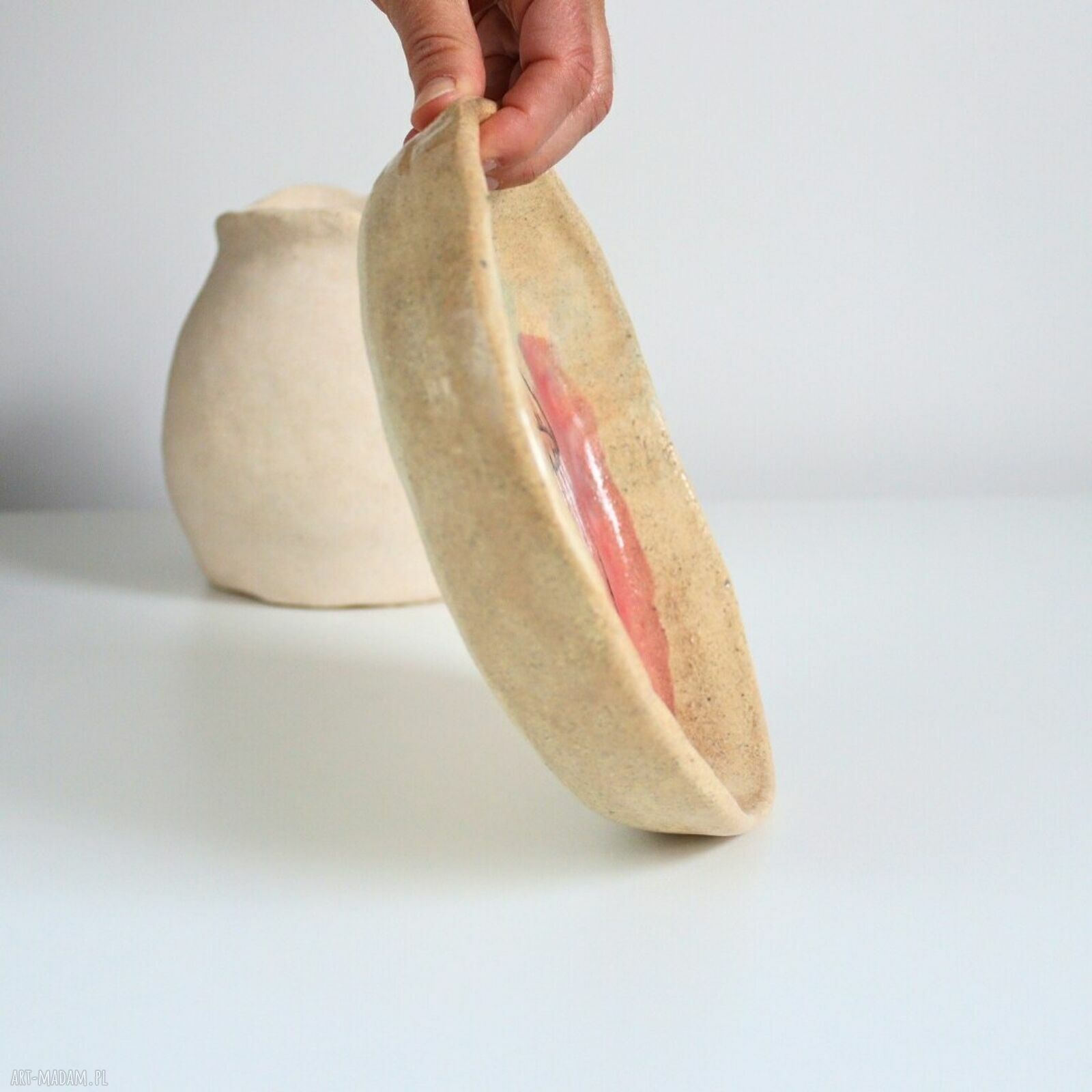 Ceramiczny talerz z motywem morskim