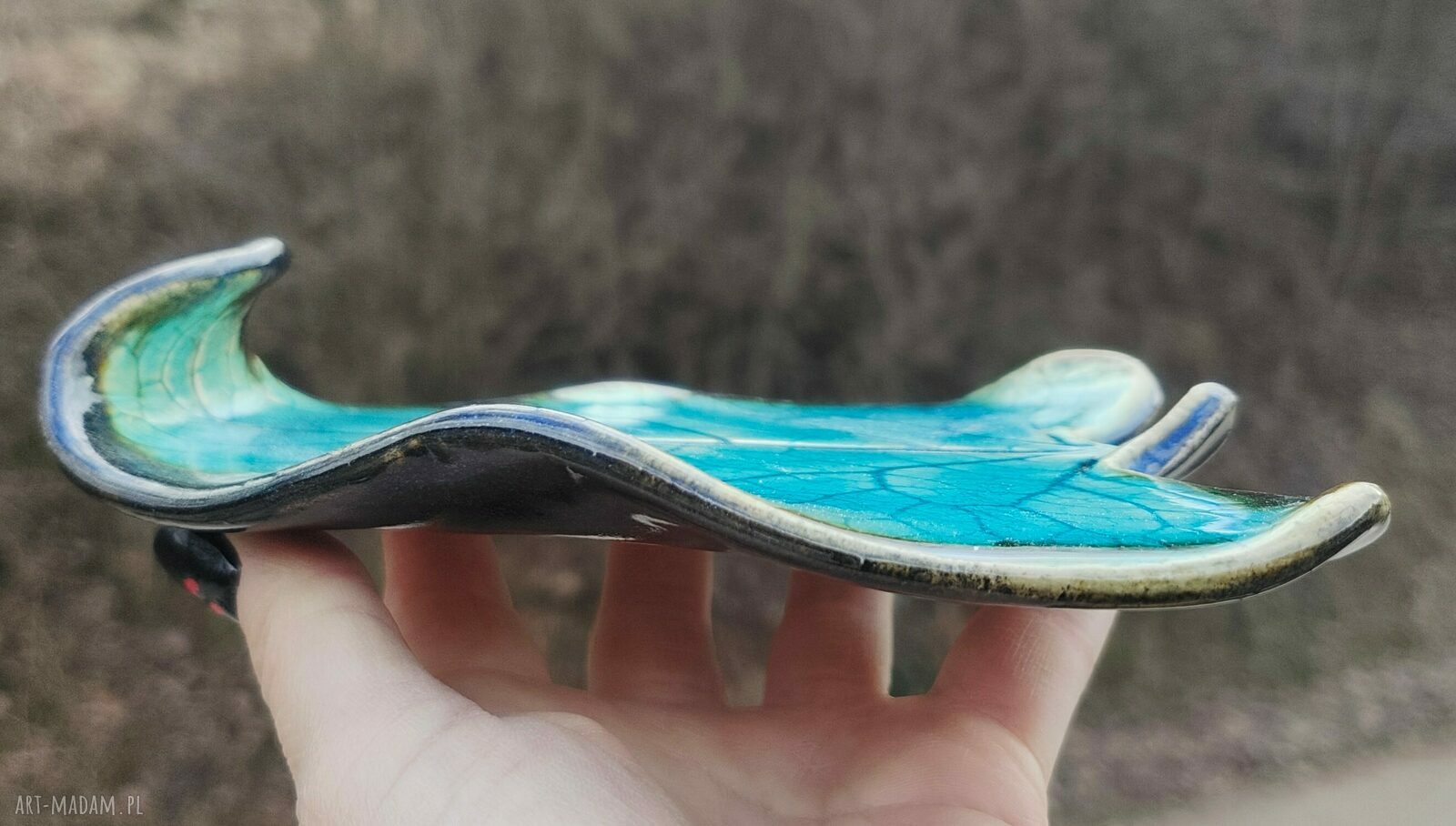 Ceramiczny talerz w kształcie liścia - podstawka na biżuterię, świece i drobiazgi