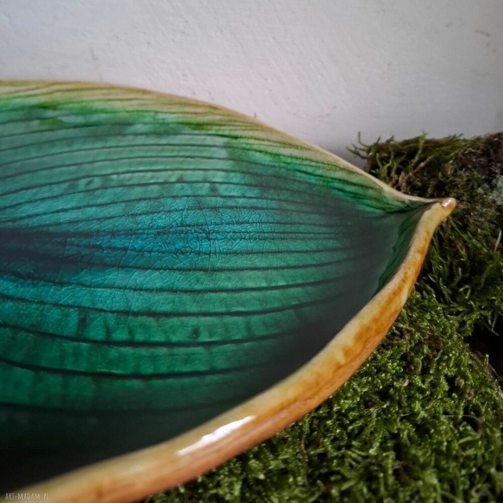 Talerz ceramiczny liść Funkiasty - ręcznie lepiony Smokfa
