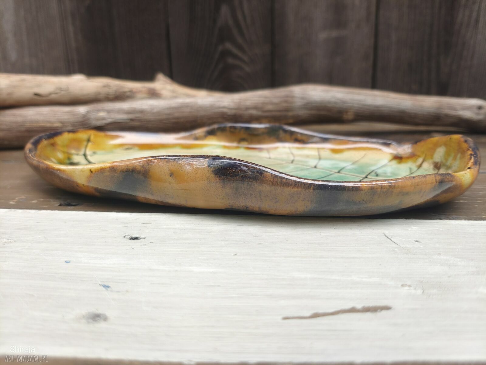 Ceramiczna paterka z liśćmi - podstawka na biżuterię, świece i kadzidło