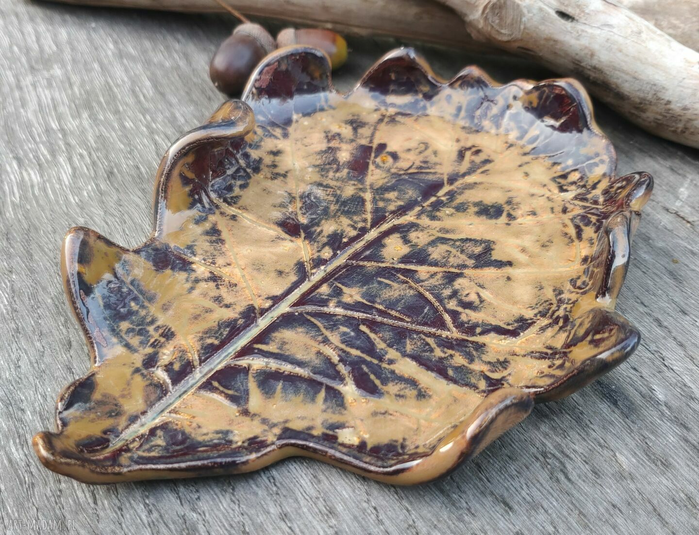 Ceramiczny talerz z prawdziwym liściem dębu - podstawka na biżuterię i świece