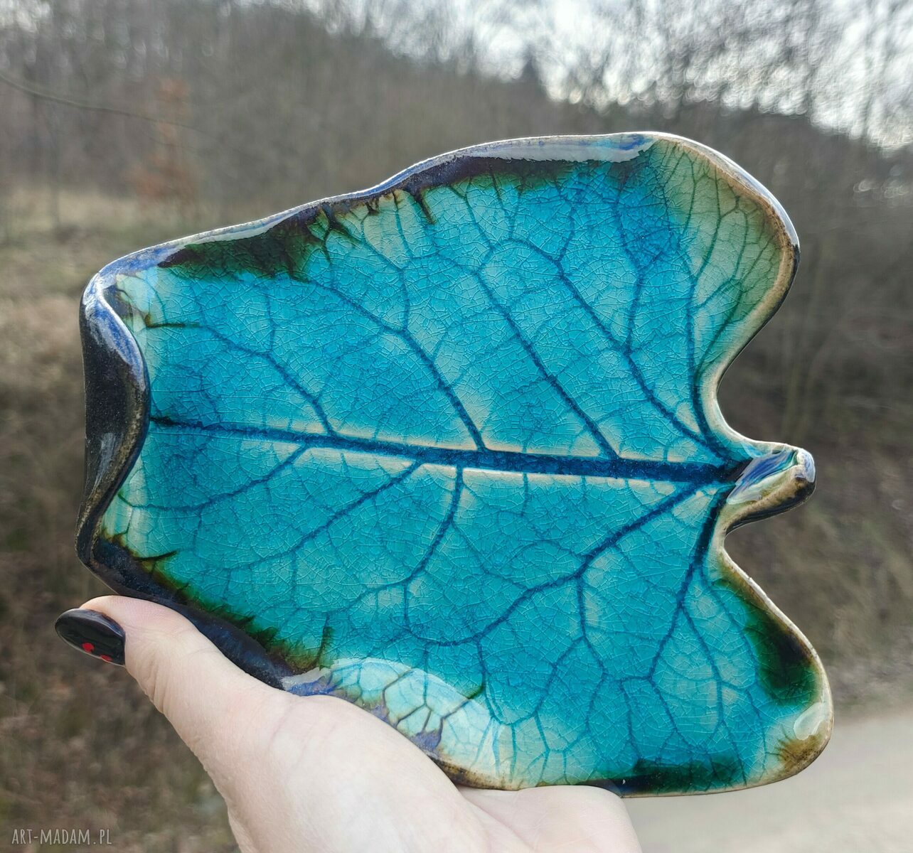 Ceramiczny talerz w kształcie liścia - podstawka na biżuterię, świece i drobiazgi