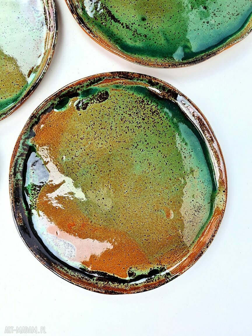 Ręcznie robiony talerz ceramiczny z efektownym szkliwem