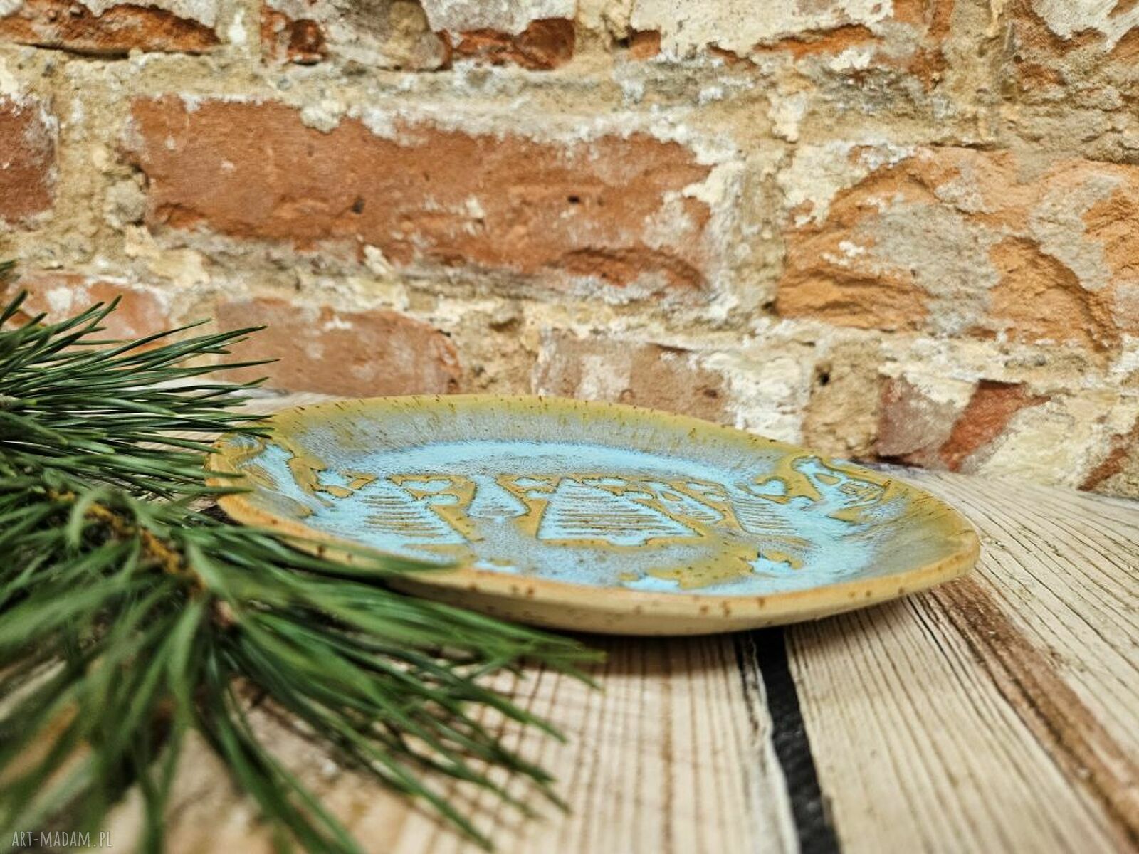 Ceramiczny talerzyk podstawek świąteczny z choinkami - beżowa ceramika