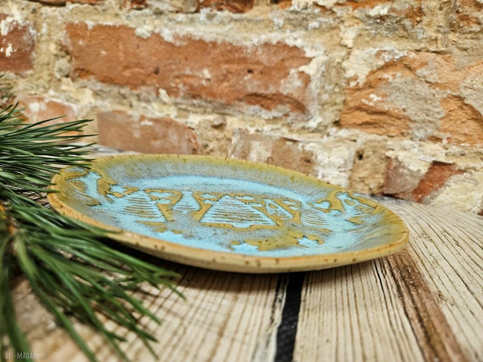Ceramiczny talerzyk podstawek świąteczny z choinkami - beżowa ceramika