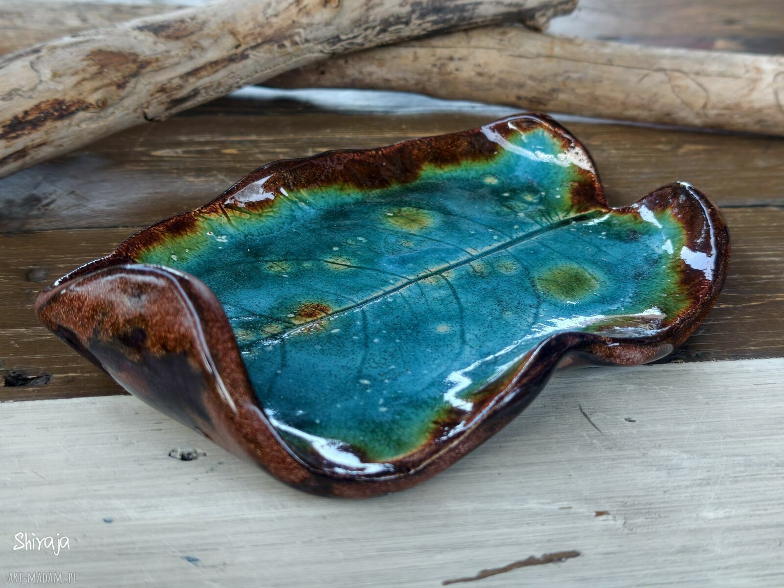 Ceramiczny talerzyk liść (c915) - podstawka na biżuterię, tealighty i Palo Santo