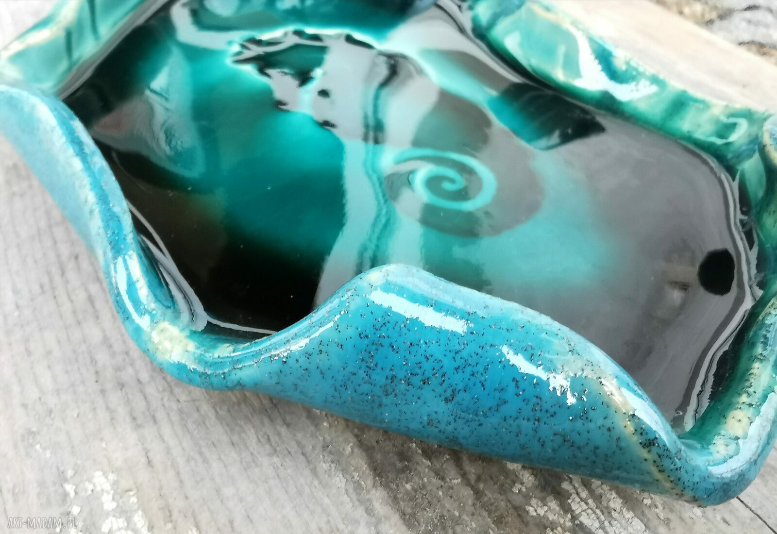 Ceramiczny talerzyk (c146) - turkusowy konik morski do biżuterii i drobiazgów