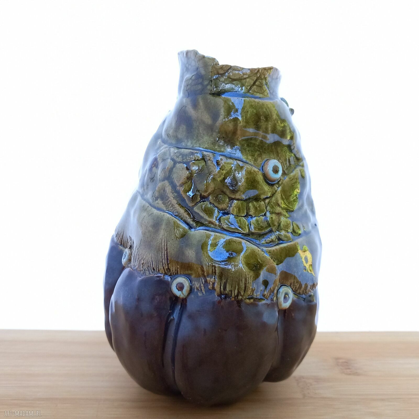 Ceramiczny wazon „Koronkowy Bufon” - unikat na domowe kwiaty