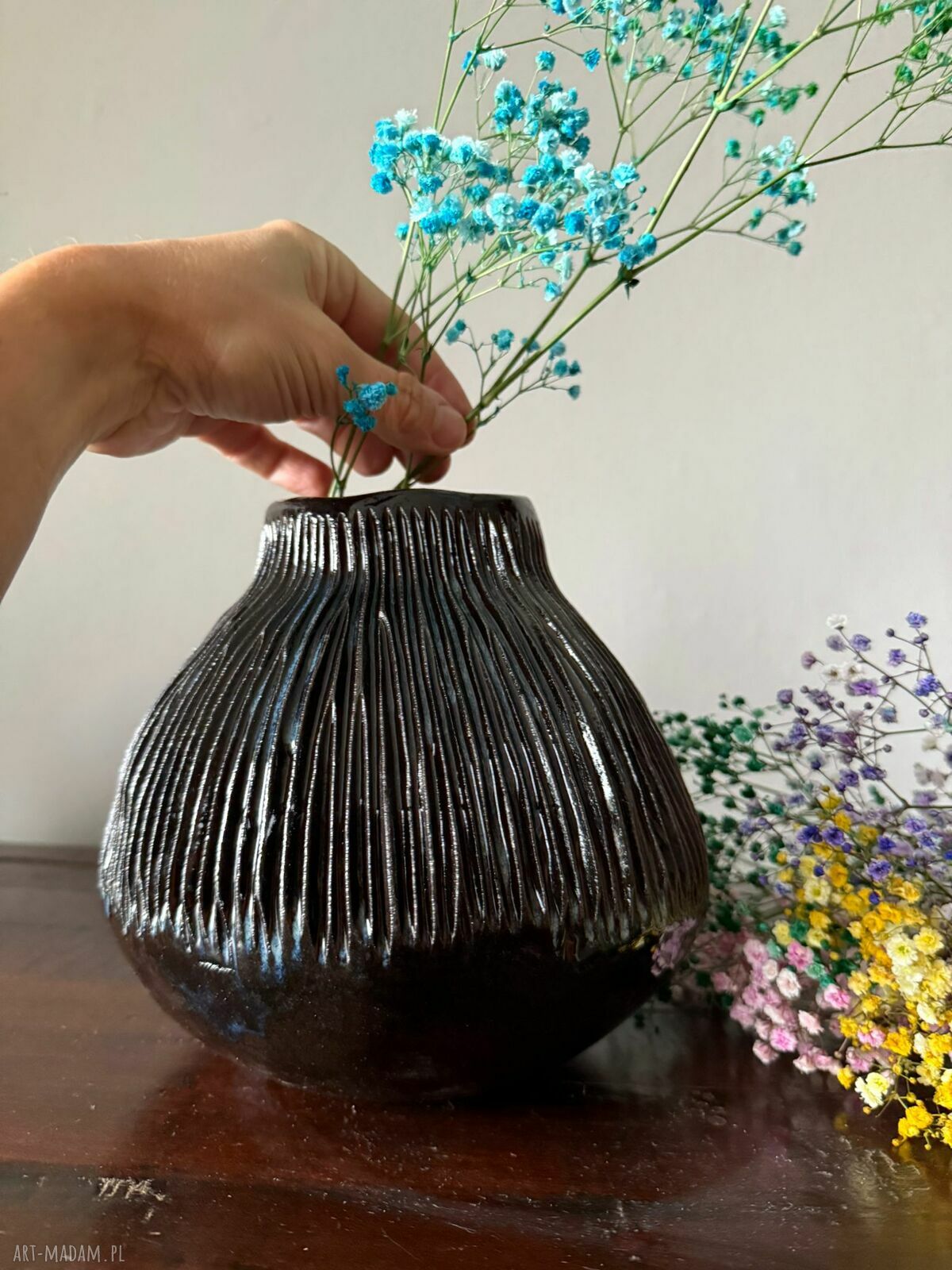Wazon ceramiczny 'Deep Lines' - dekoracja handmade
