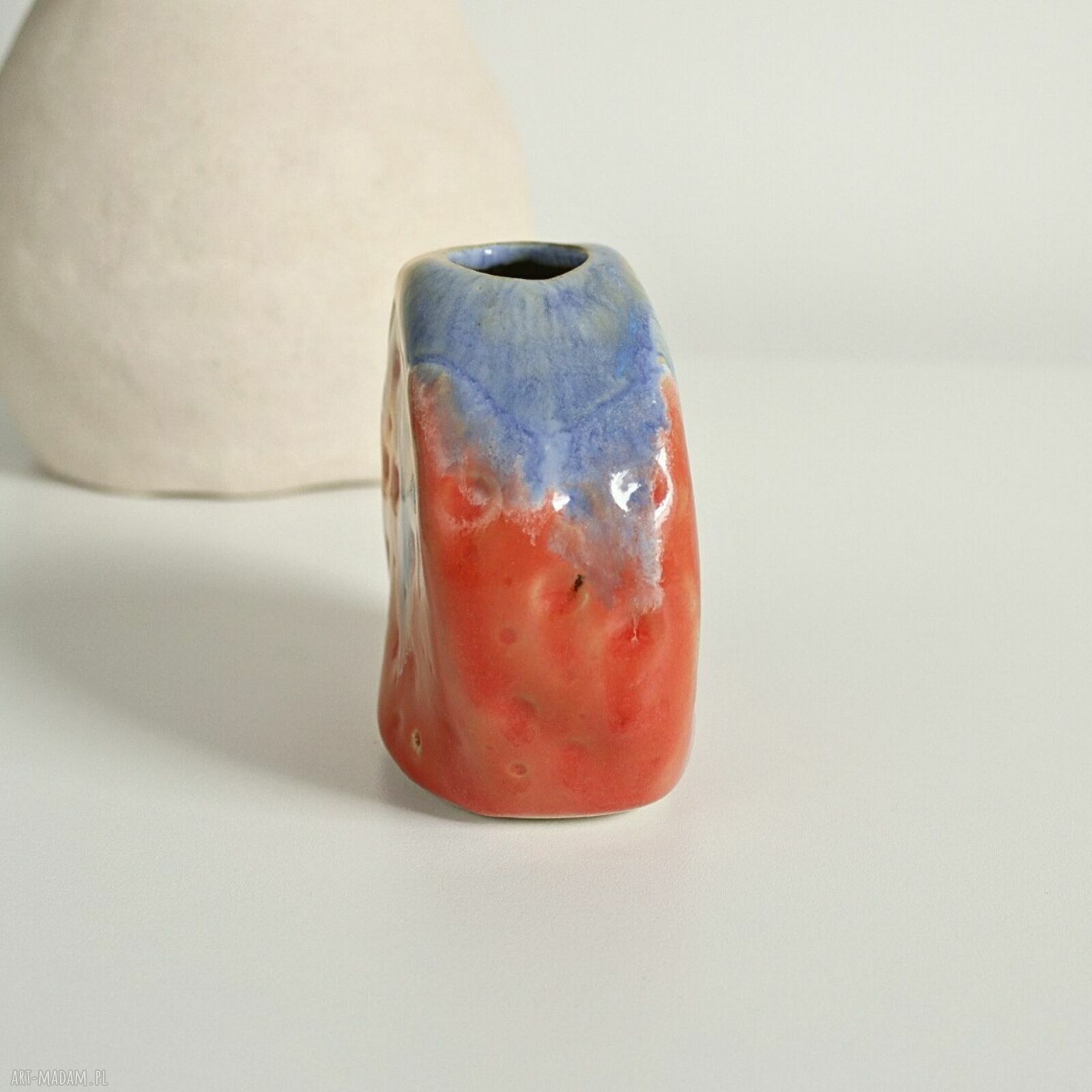 Ceramiczny wazonik handmade na suche kwiaty