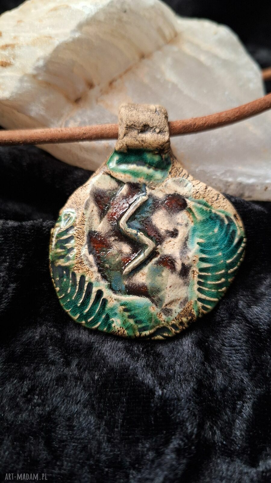 Ceramiczny wisior z runą Sowilo - amulet Słońca i zwycięstwa