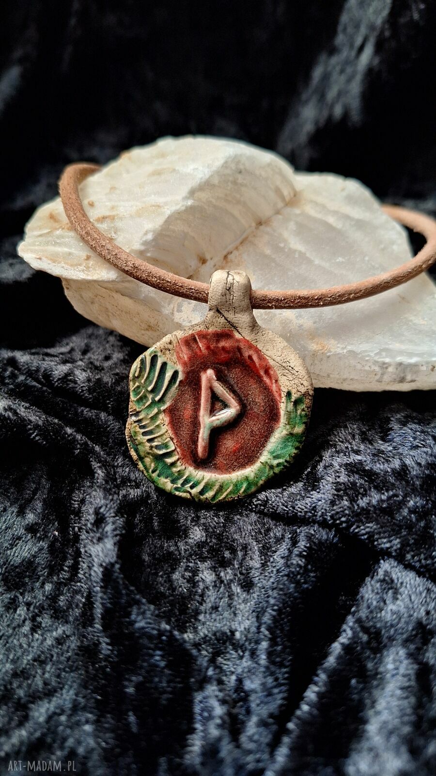 Ceramiczny wisior amulet - Runa Wunjo (Radość i Szczęście) na rzemieniu
