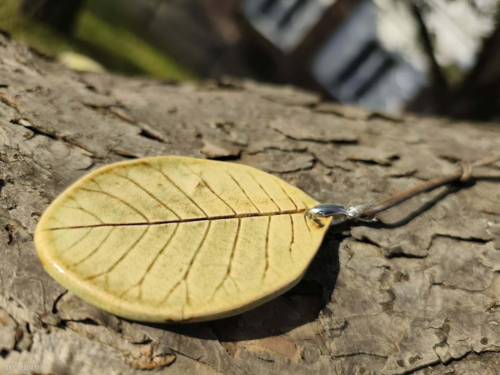 Ceramiczny wisior na szyję - żółta biżuteria handmade