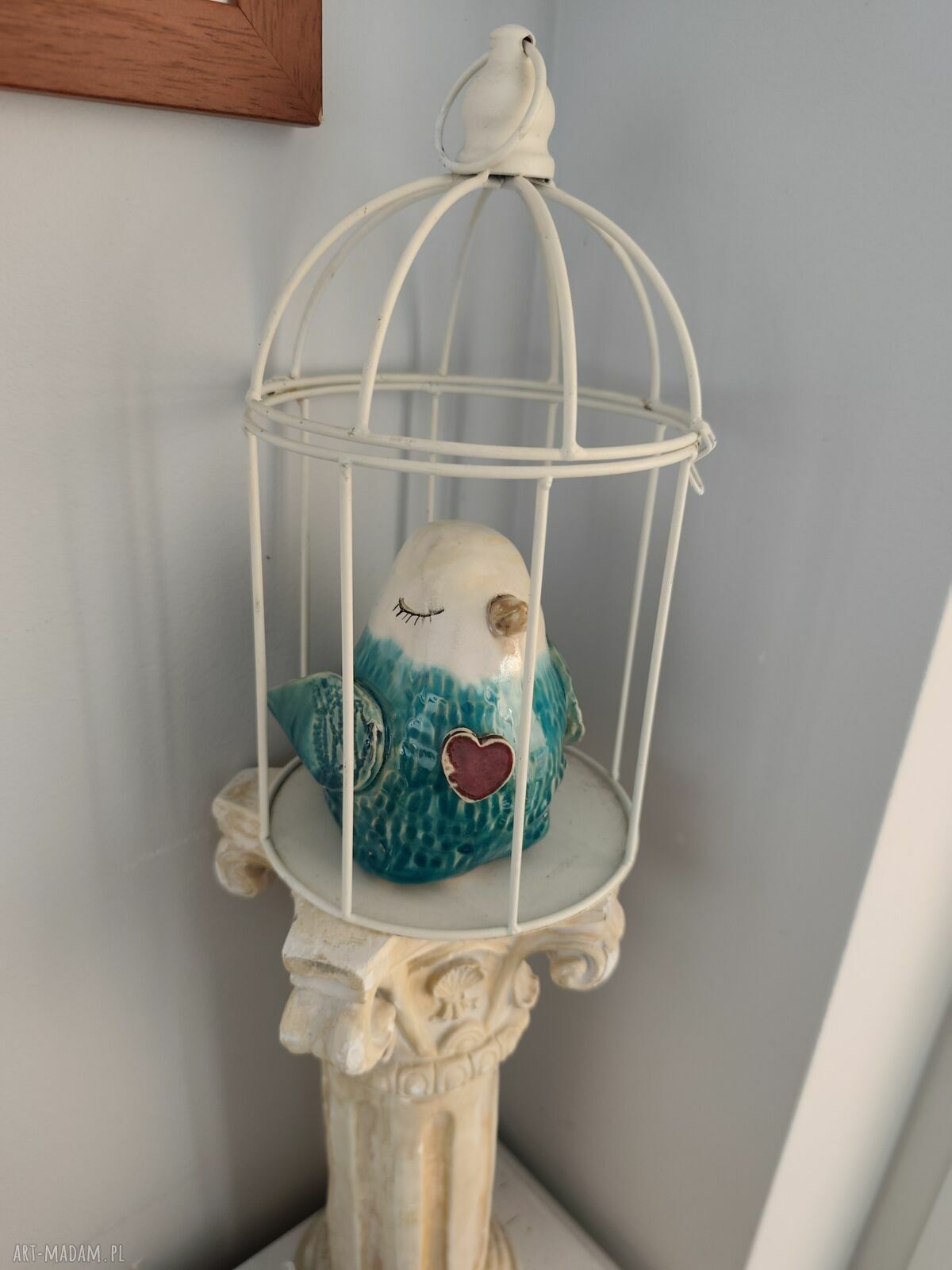 Ceramiczny wróbel - figurka z motywem miłości