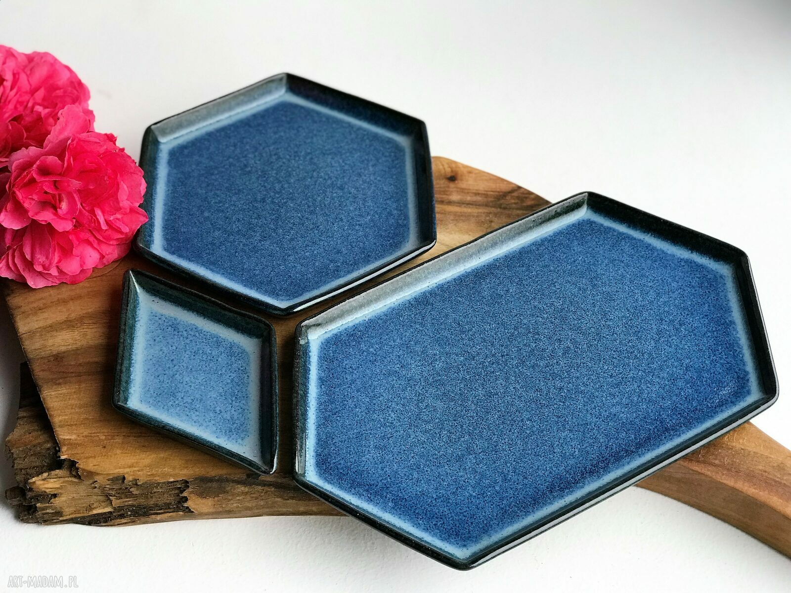 Ceramiczny zestaw talerzy geometrycznych do serwowania - zestaw 4 szt.