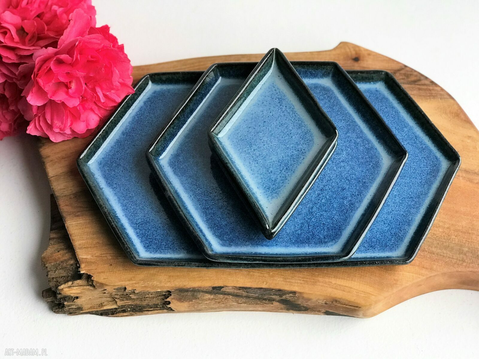 Ceramiczny zestaw talerzy geometrycznych do serwowania - zestaw 4 szt.