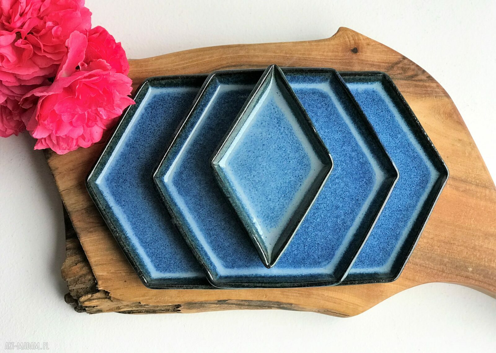 Ceramiczny zestaw talerzy geometrycznych do serwowania - zestaw 4 szt.