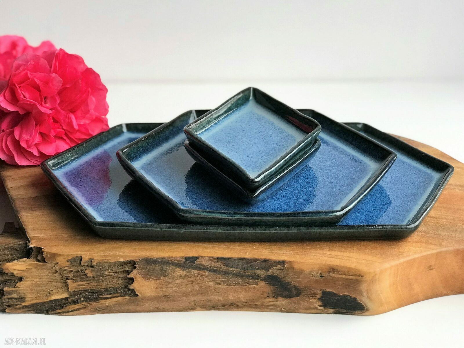 Ceramiczny zestaw talerzy geometrycznych do serwowania - zestaw 4 szt.