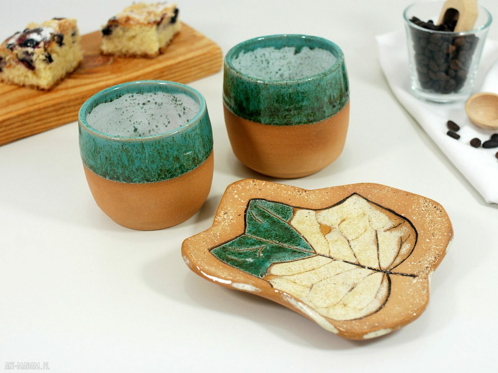 Ceramiczny komplet czarka i talerzyk liść z kotem