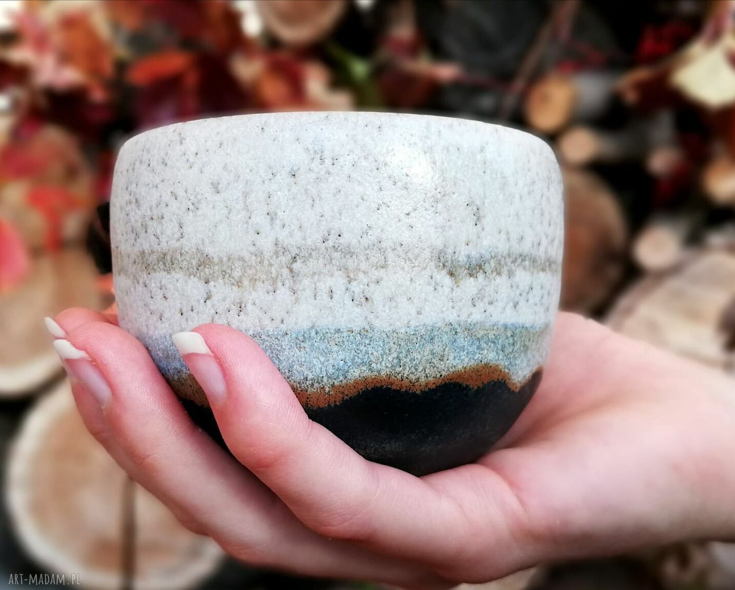 Unikalna czarka ceramiczna czarno-biała do kawy, herbaty i matcha (250 ml)