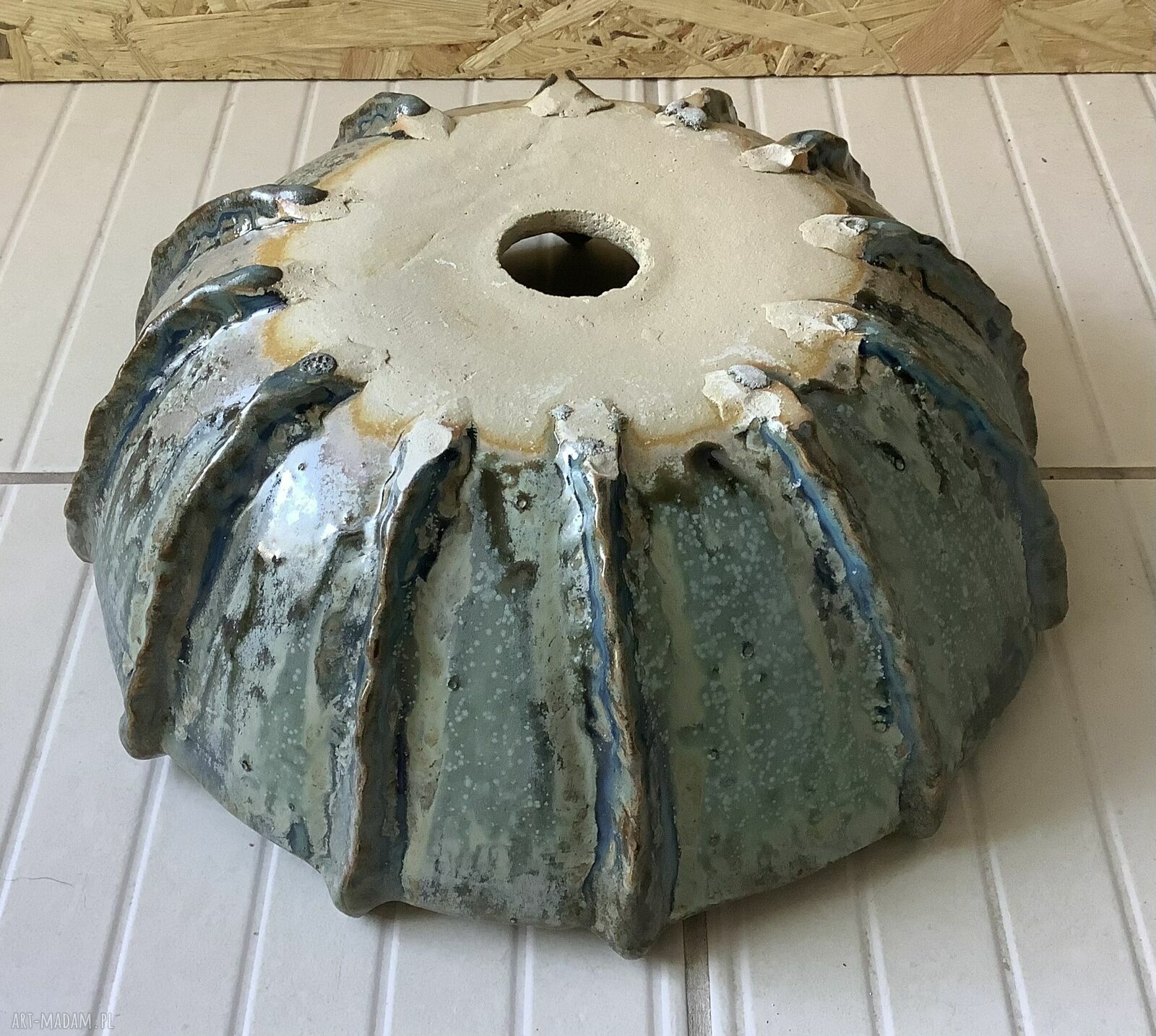 Ceramiczna umywalka nablatowa Jeżowiec III