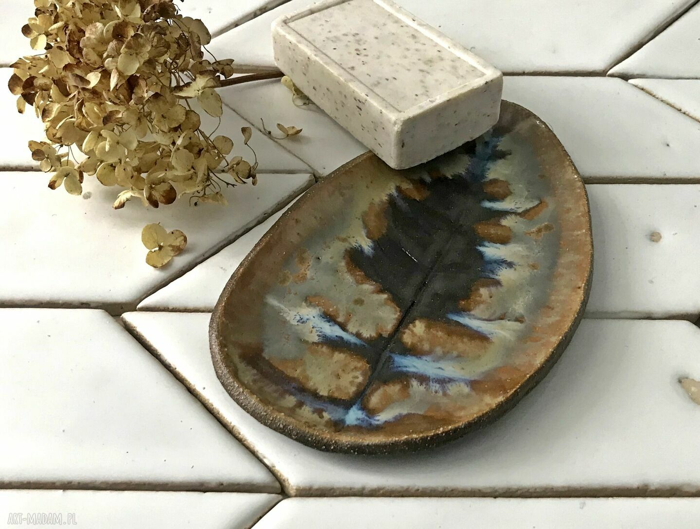 Mydelniczka i talerzyk ceramiczny 'Zjawa'