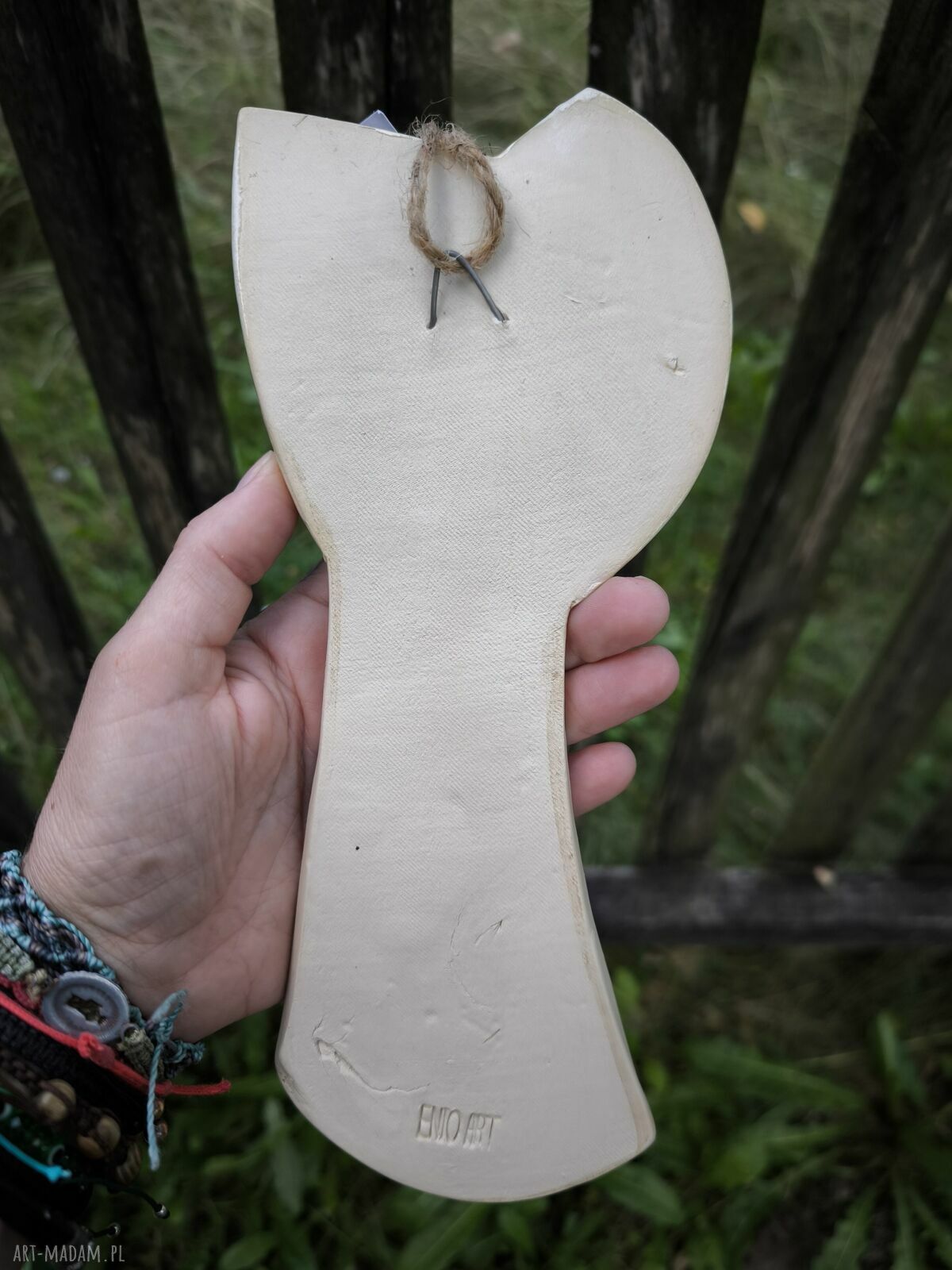 Anioł ceramiczny z chabrami do zawieszenia na ścianie