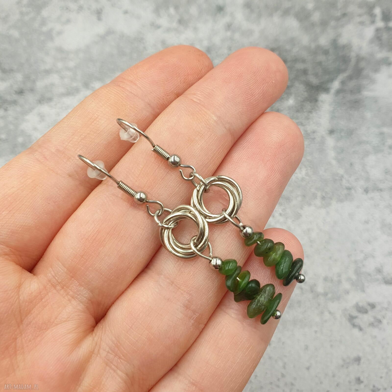 Kolczyki chainmaille splecione koła z nefrytem kanadyjskim