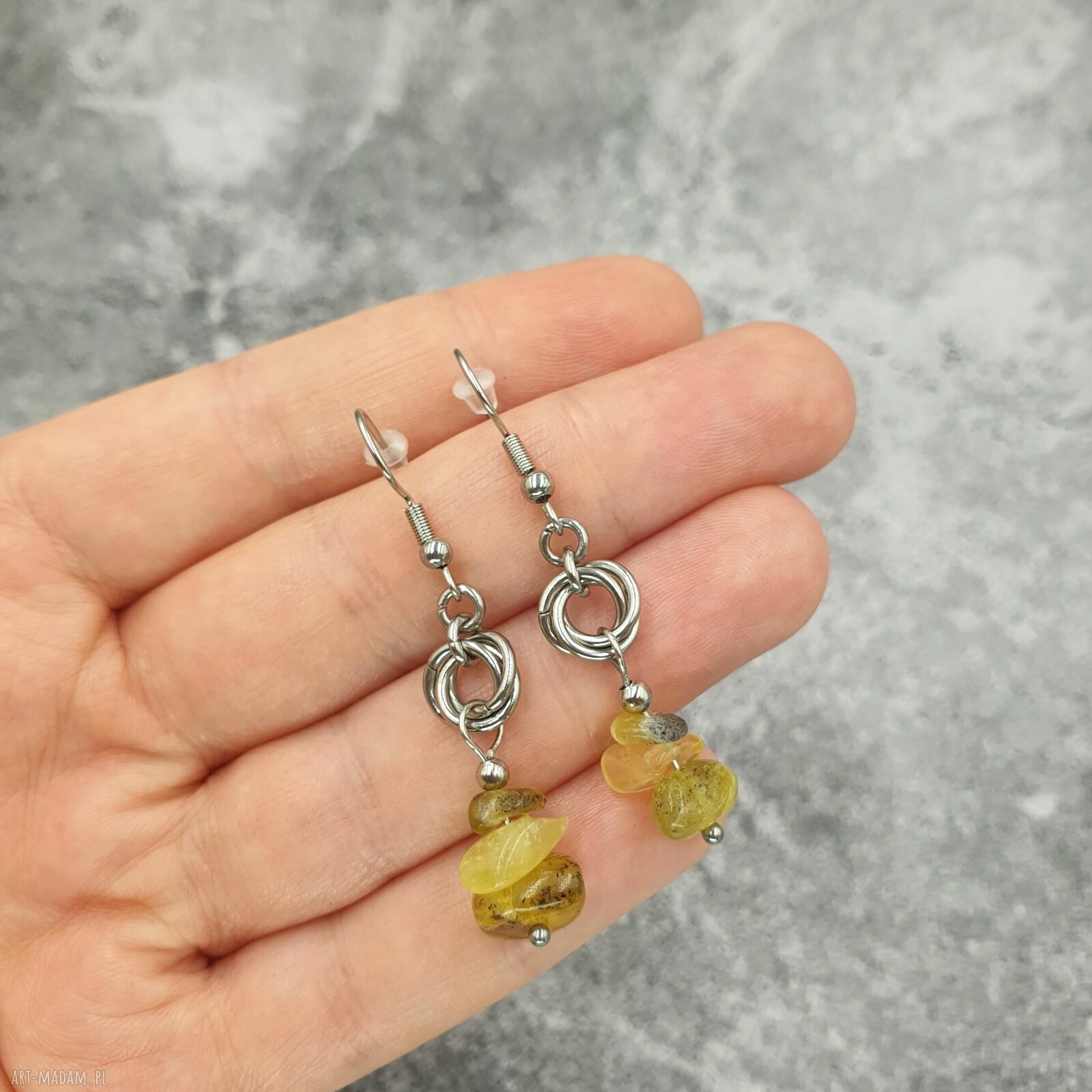 Kolczyki chainmaille z opalem afrykańskim - wiszące ażur
