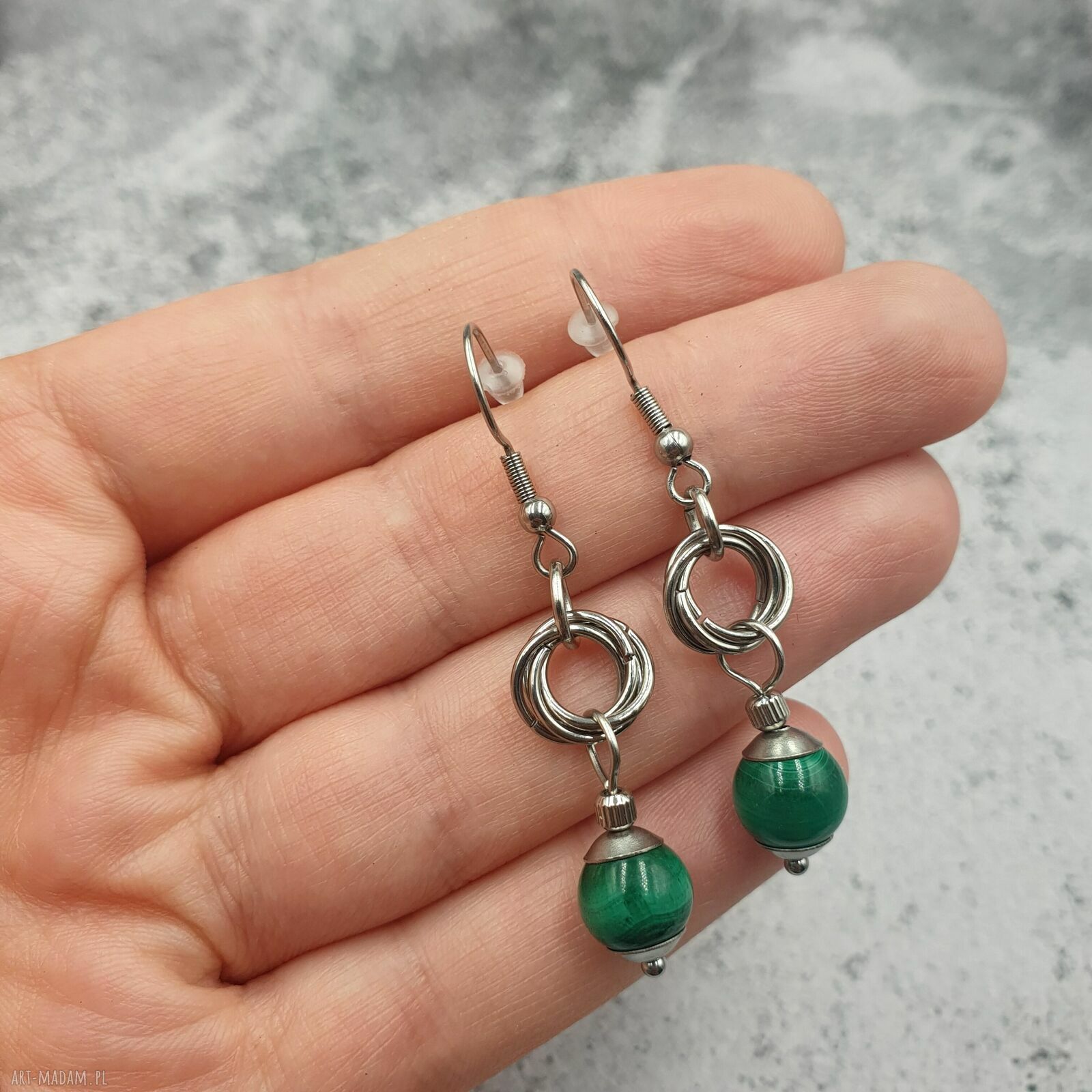 Kolczyki chainmaille z malachitem i stalą szlachetną