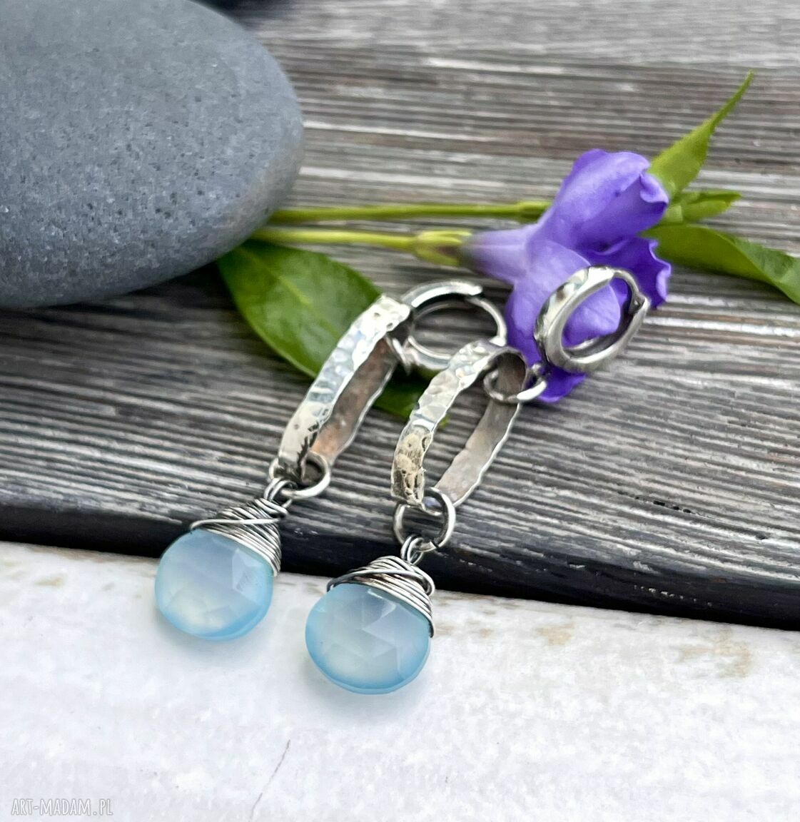 Młotkowane srebrne kolczyki z chalcedonem aqua - srebro 925